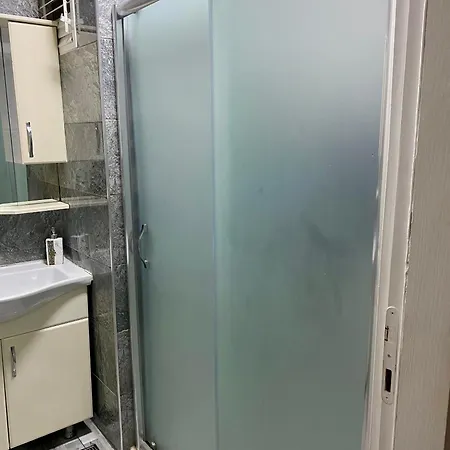 Kwatera prywatna For Rent In Fatih Stambuł